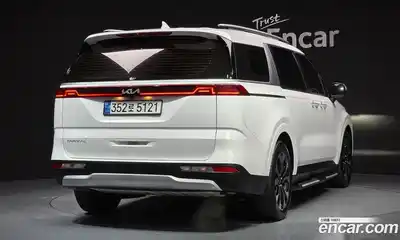Kia Canival 2023 3.5 Автомат в Москве № 533865, миниатюра 2
