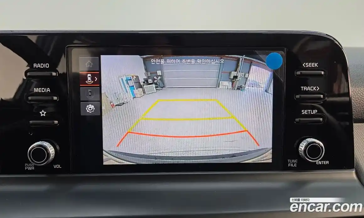 Kia Seltos 2023 2.0 Автомат в Москве № 534881, фото 15