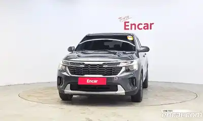 Kia Seltos 2023 2.0 Автомат в Москве № 534881, миниатюра 3