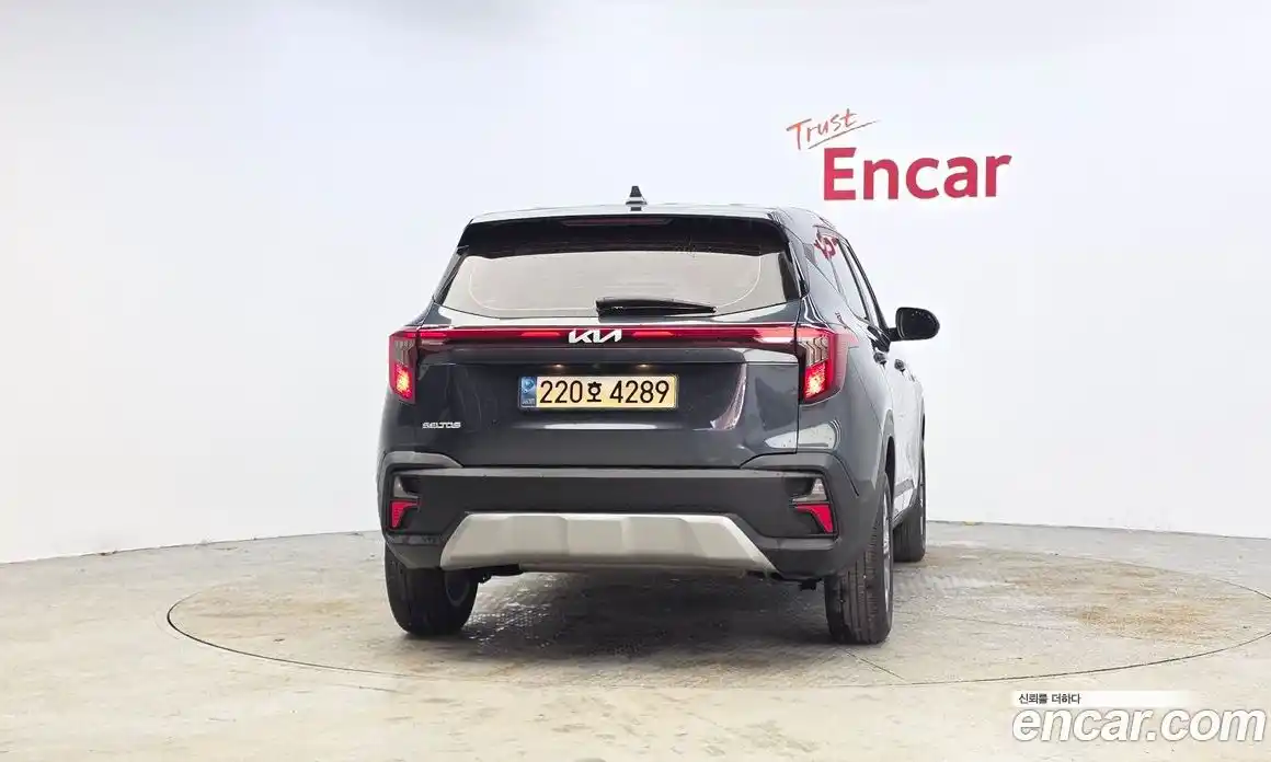 Kia Seltos 2023 2.0 Автомат в Москве № 534881, фото 4