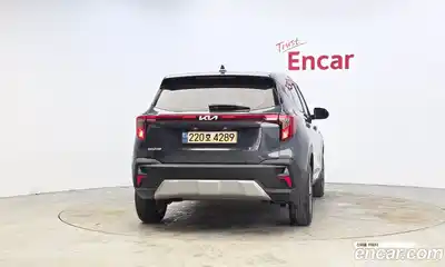 Kia Seltos 2023 2.0 Автомат в Москве № 534881, миниатюра 4