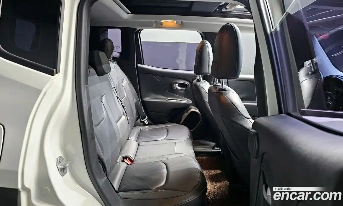 Jeep Renegade 2016 2.0 Автомат в Москве № 535106, фото 12