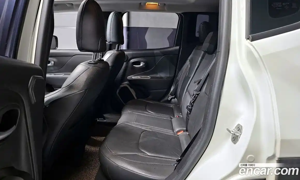 Jeep Renegade 2016 2.0 Автомат в Москве № 535106, фото 13