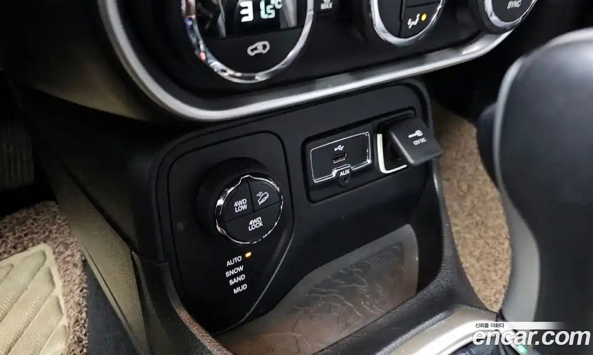 Jeep Renegade 2016 2.0 Автомат в Москве № 535106, фото 16