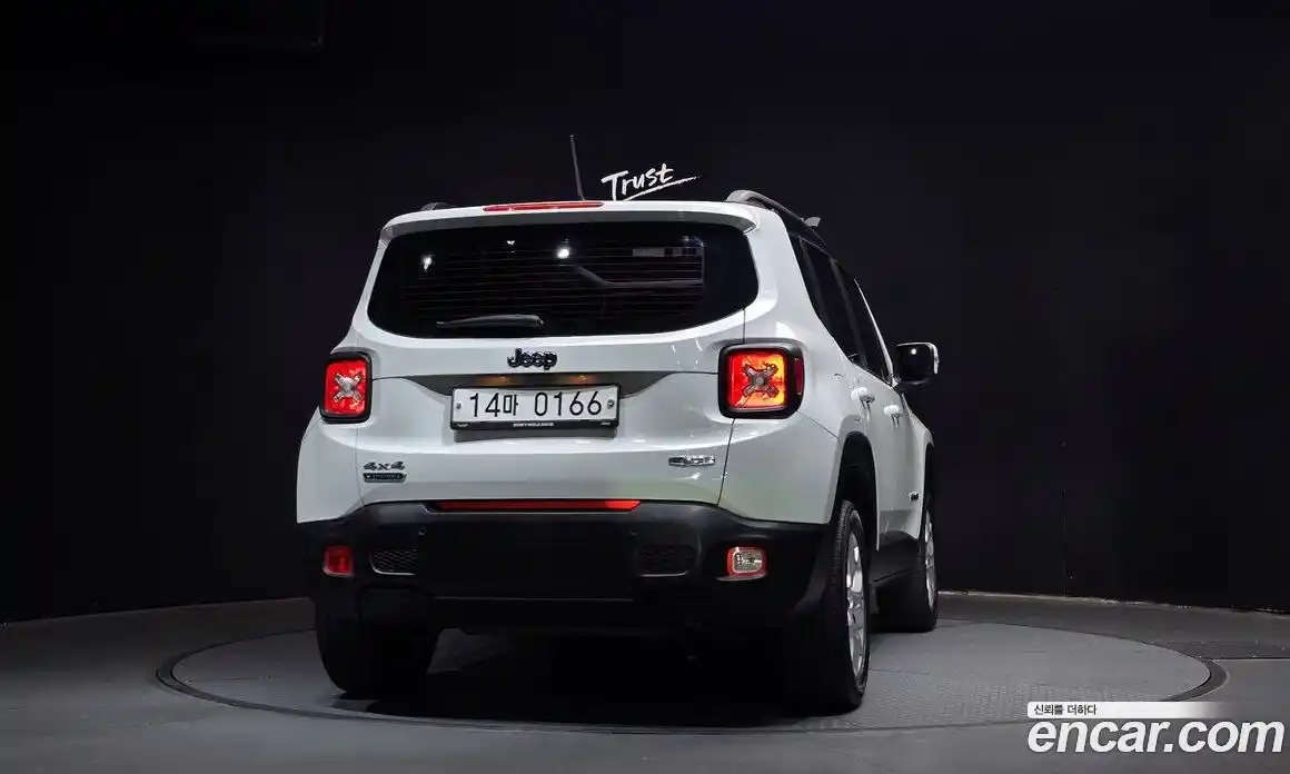 Jeep Renegade 2016 2.0 Автомат в Москве № 535106, фото 4