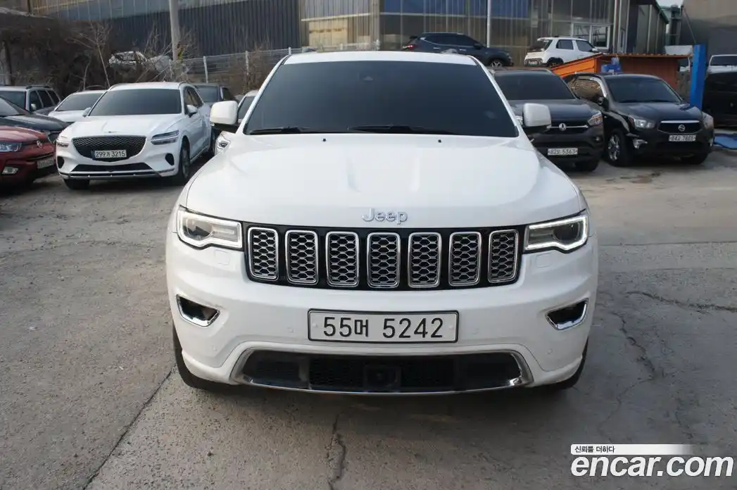 Jeep Cherokee 2018 3.6 Автомат в Москве № 535309, фото 1
