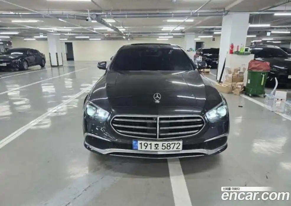 Mercedes-Benz E-Class 2023 2.0 Автомат в Москве № 542652, фото 1