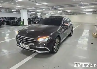 Mercedes-Benz E-Class 2023 2.0 Автомат в Москве № 542652, миниатюра 2