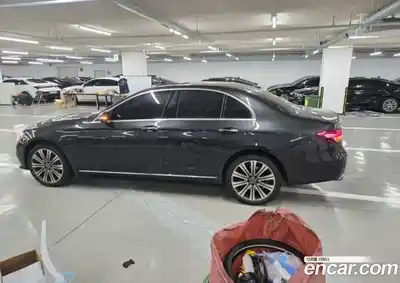 Mercedes-Benz E-Class 2023 2.0 Автомат в Москве № 542652, миниатюра 5