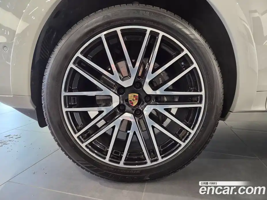 Porsche Cayenne 2024 3.0 Автомат в Москве № 545883, фото 5