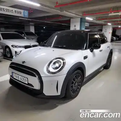 Mini Cooper 2024 1.5 Автомат в Москве № 546723, миниатюра 2