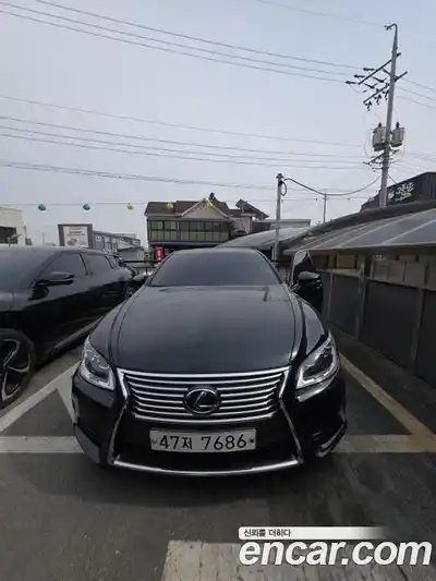 Lexus LS, 2013