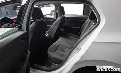 Volkswagen Golf 2022 2.0 Автомат в Москве № 547404, миниатюра 11