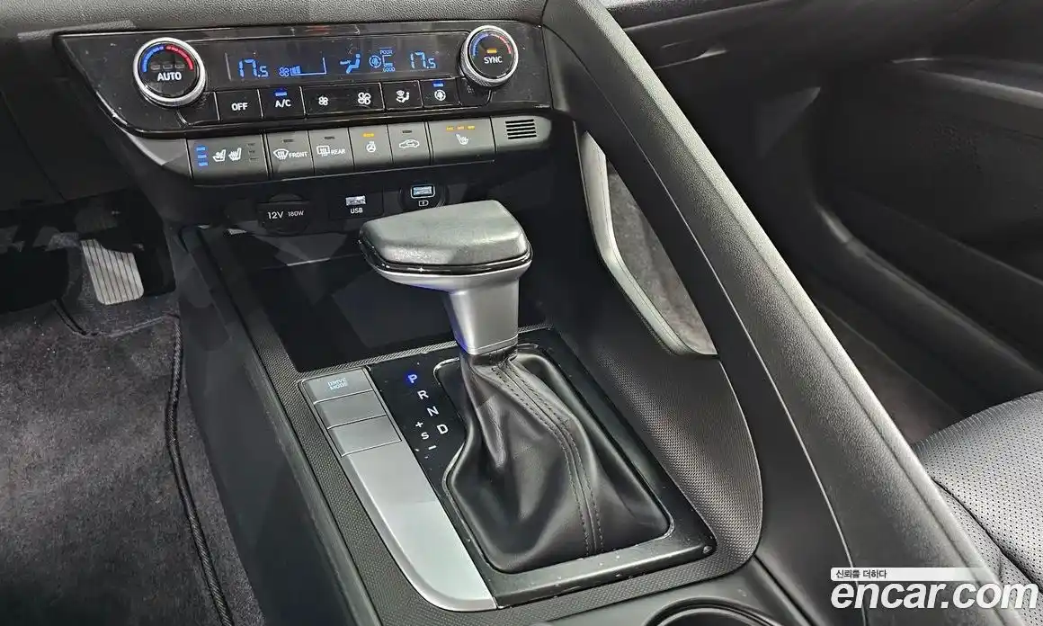 Hyundai Avante 2021 1.6 Автомат в Москве № 90054, фото 11