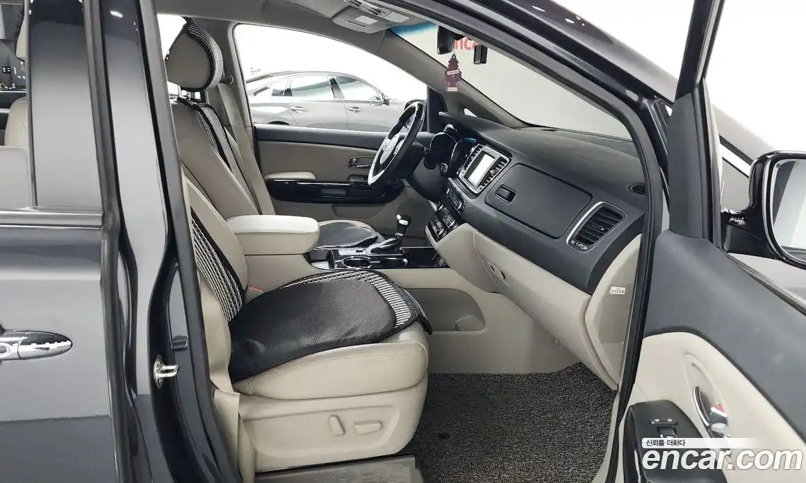 Kia Canival 2019 2.2 Автомат в Москве № 113845, фото 11