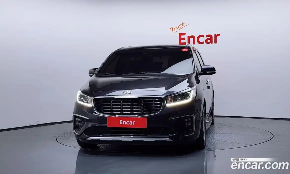 Kia Canival 2019 2.2 Автомат в Москве № 113845, фото 3