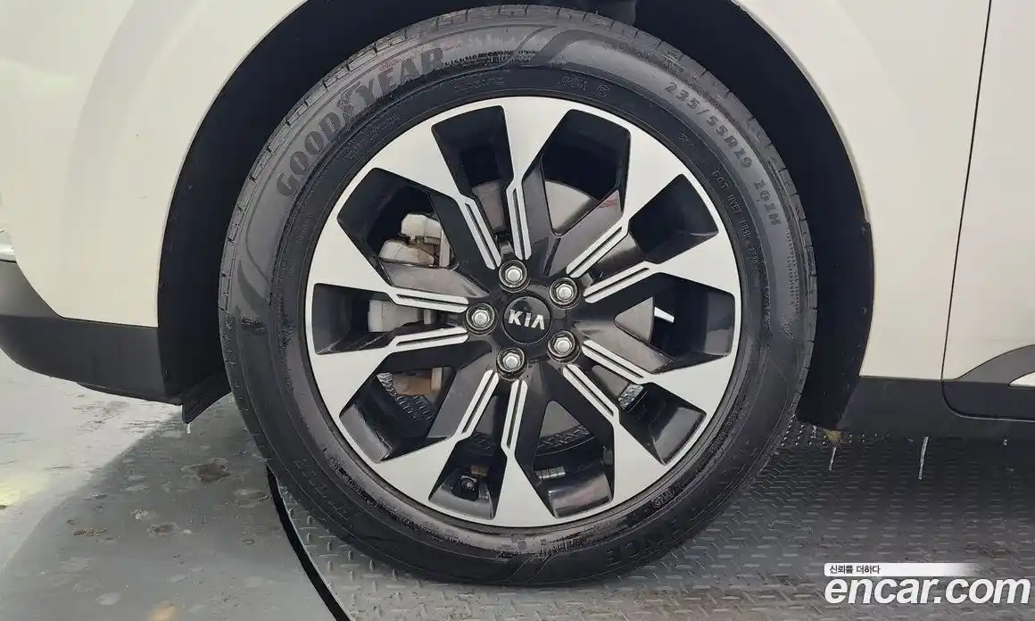 Kia Canival 2021 2.2 Автомат в Москве № 121300, фото 5