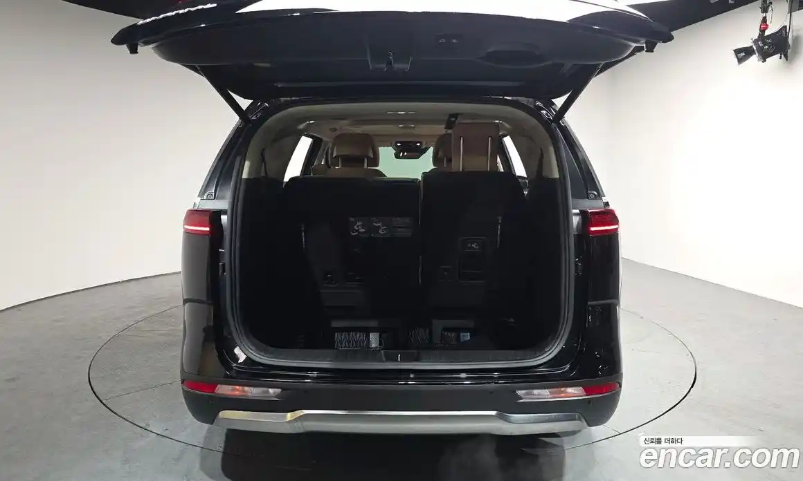 Kia Canival 2023 3.5 Автомат в Москве № 122309, фото 19