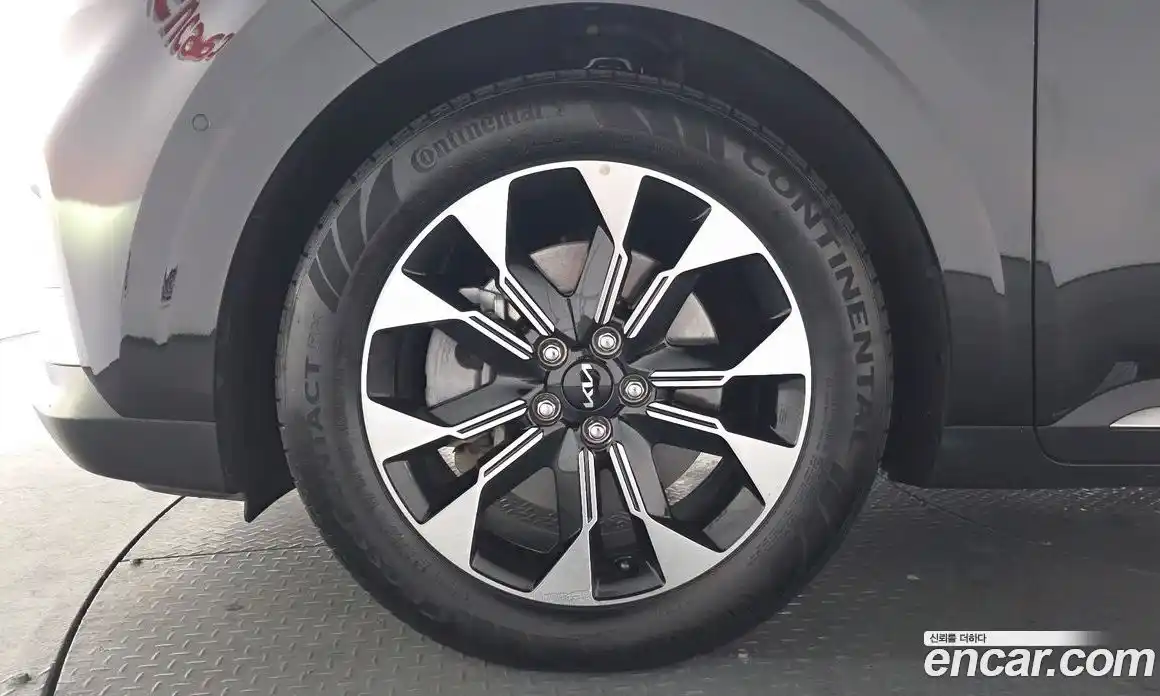 Kia Canival 2023 3.5 Автомат в Москве № 122309, фото 4