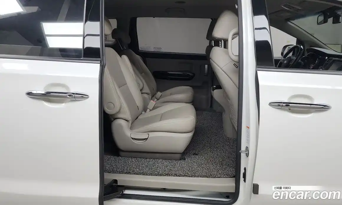 Kia Canival 2019 2.2 Автомат в Москве № 123876, фото 1