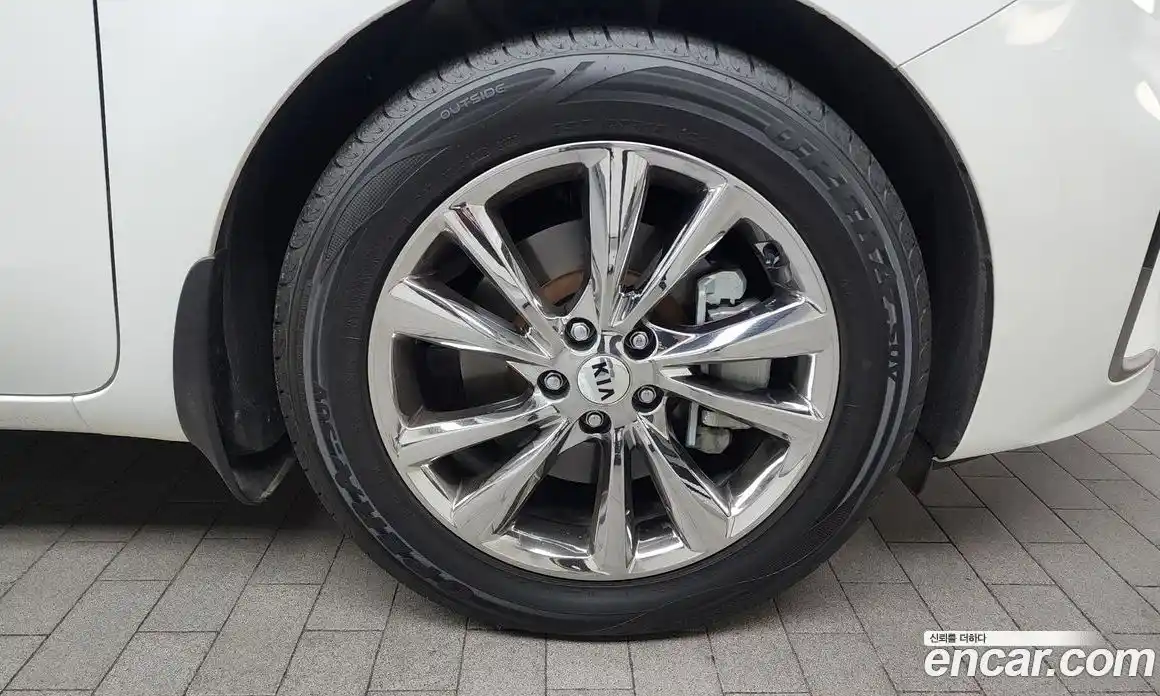 Kia Canival 2019 2.2 Автомат в Москве № 123876, фото 14