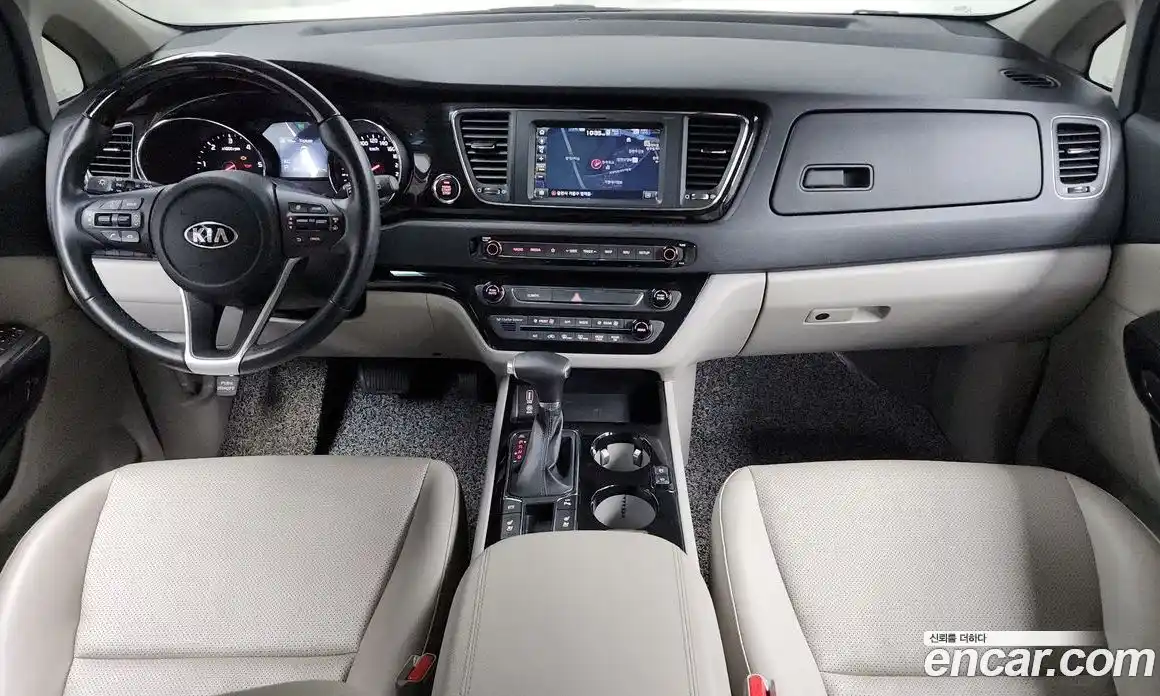 Kia Canival 2019 2.2 Автомат в Москве № 123876, фото 19