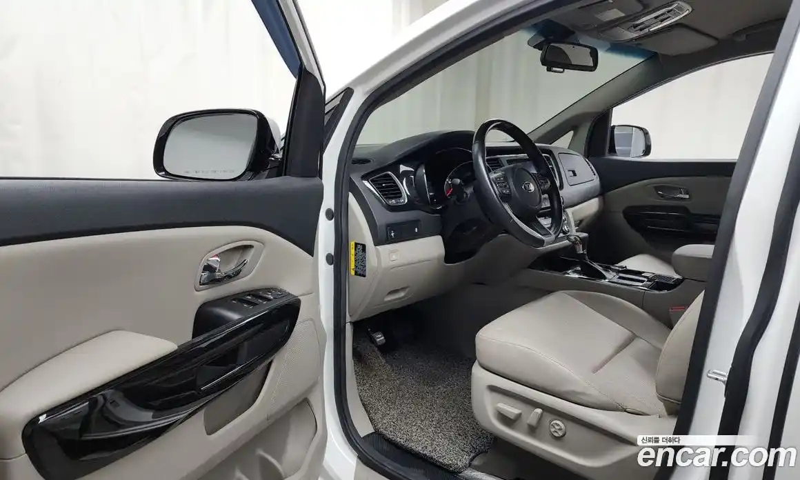 Kia Canival 2019 2.2 Автомат в Москве № 123876, фото 9