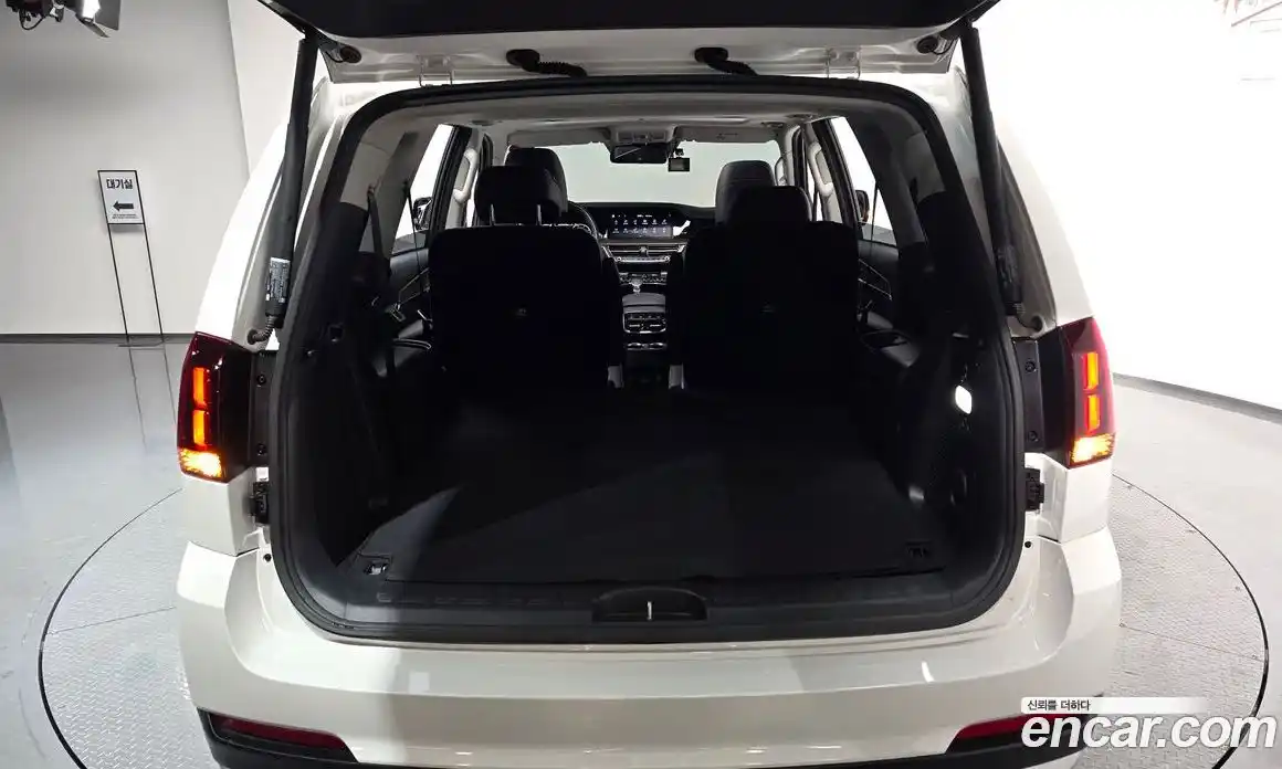 Kia Mohave 2024 3.0 Автомат в Москве № 128246, фото 10