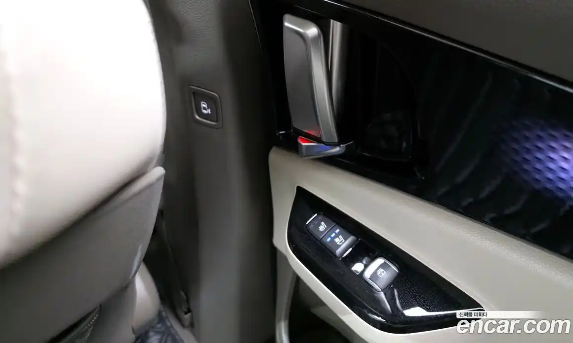 Kia Canival 2023 3.5 Автомат в Москве № 133100, фото 9