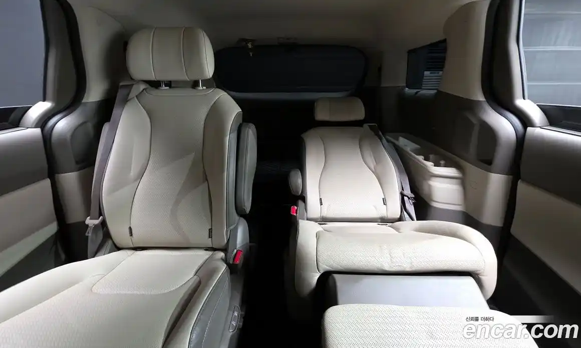 Kia Canival 2023 3.5 Автомат в Москве № 133100, фото 10