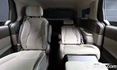 Kia Canival 2023 3.5 Автомат в Москве № 133100, миниатюра 10