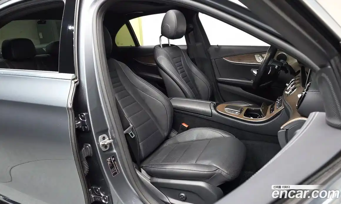 Mercedes-Benz E-Class 2021 2.0 Автомат в Москве № 150782, фото 11