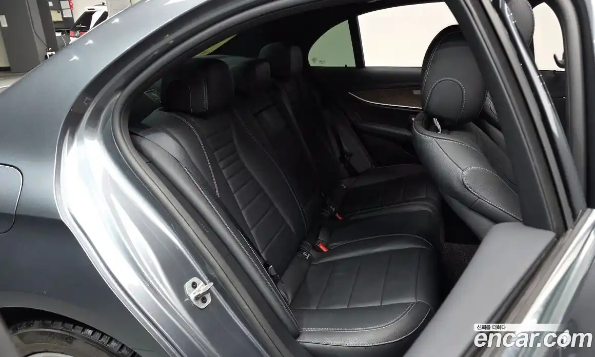 Mercedes-Benz E-Class 2021 2.0 Автомат в Москве № 150782, фото 13