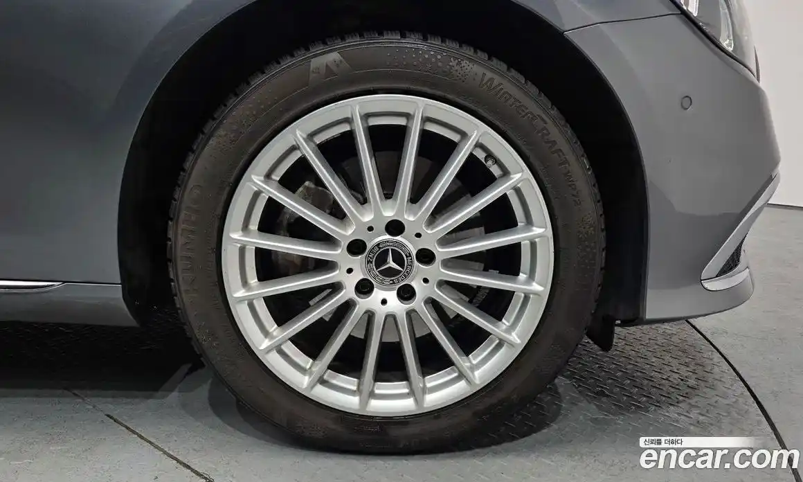 Mercedes-Benz E-Class 2021 2.0 Автомат в Москве № 150782, фото 16