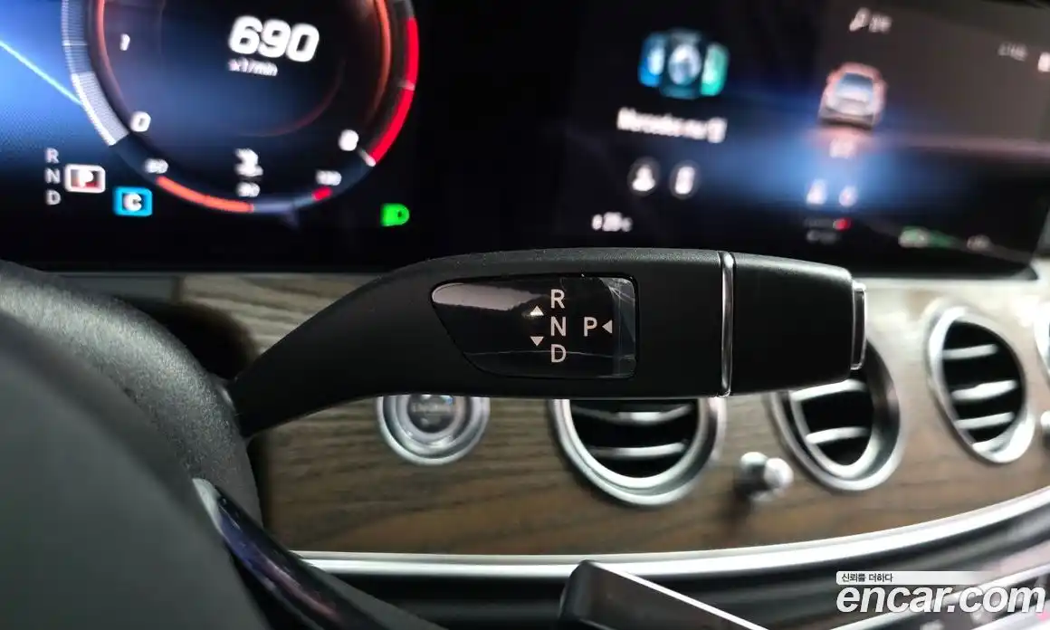 Mercedes-Benz E-Class 2021 2.0 Автомат в Москве № 150782, фото 4