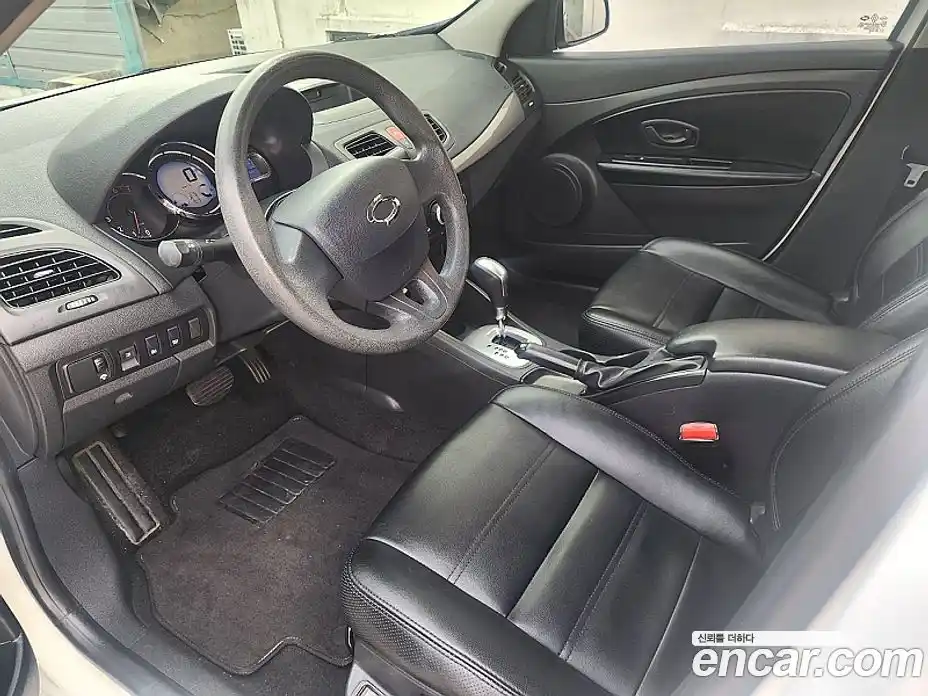 Renault SM3 2015 1.6 Автомат в Москве № 152795, фото 14