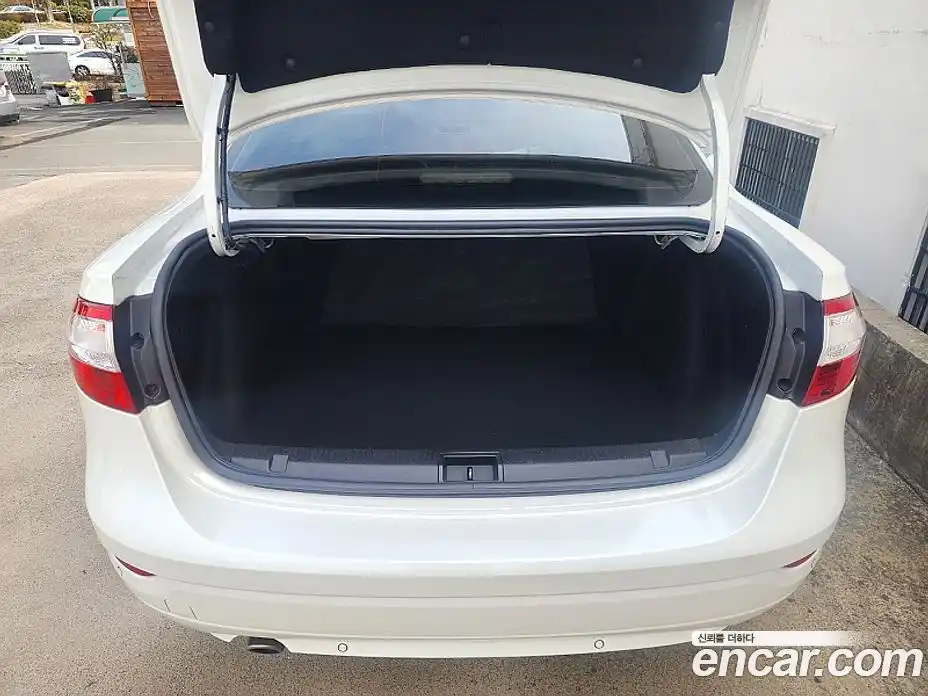 Renault SM3 2015 1.6 Автомат в Москве № 152795, фото 19