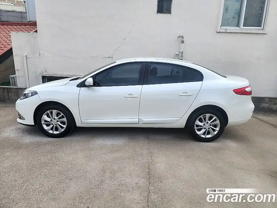 Renault SM3 2015 1.6 Автомат в Москве № 152795, фото 3