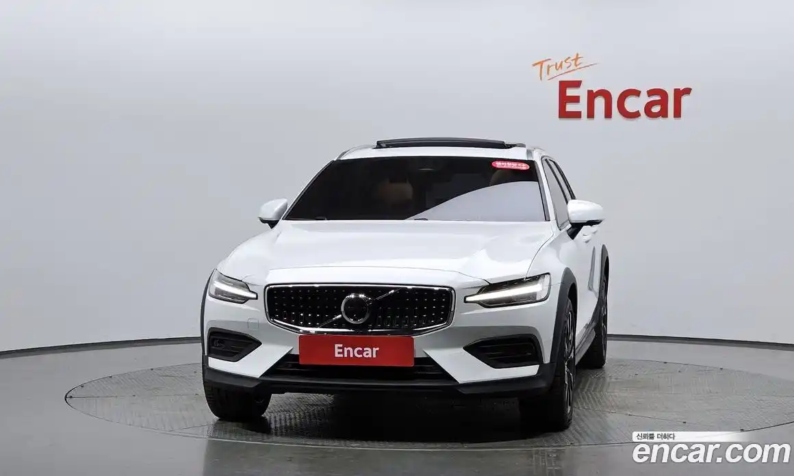 Volvo V60 2024 2.0 Автомат в Москве № 164283, фото 12