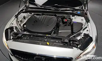 Volvo V60 2024 2.0 Автомат в Москве № 164283, миниатюра 2