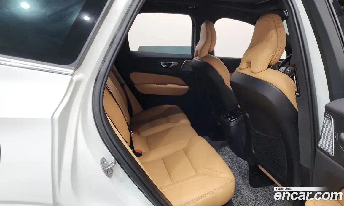 Volvo XC60 2024 2.0 Автомат в Москве № 164475, фото 20