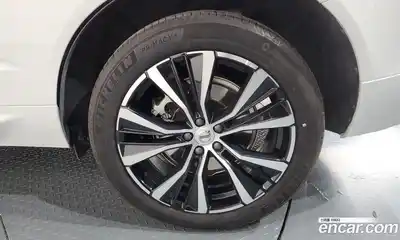 Volvo XC60 2024 2.0 Автомат в Москве № 164475, миниатюра 2