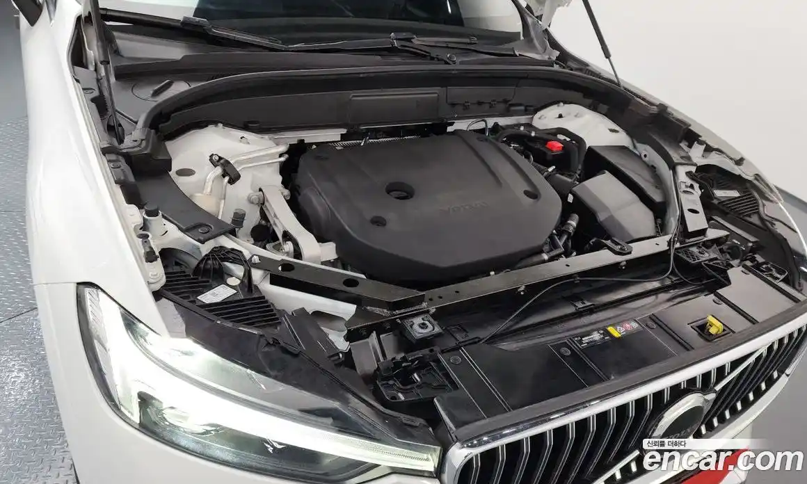 Volvo XC60 2024 2.0 Автомат в Москве № 164475, фото 3