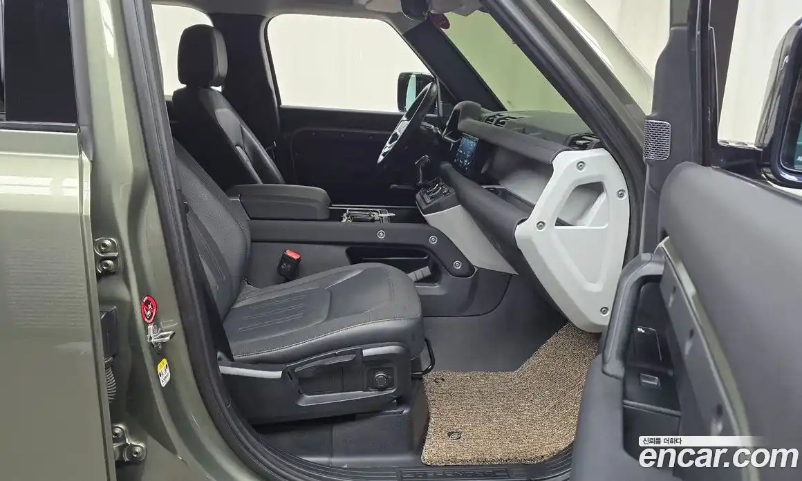 Land Rover Defender 2020 2.0 Автомат в Москве № 166189, фото 7