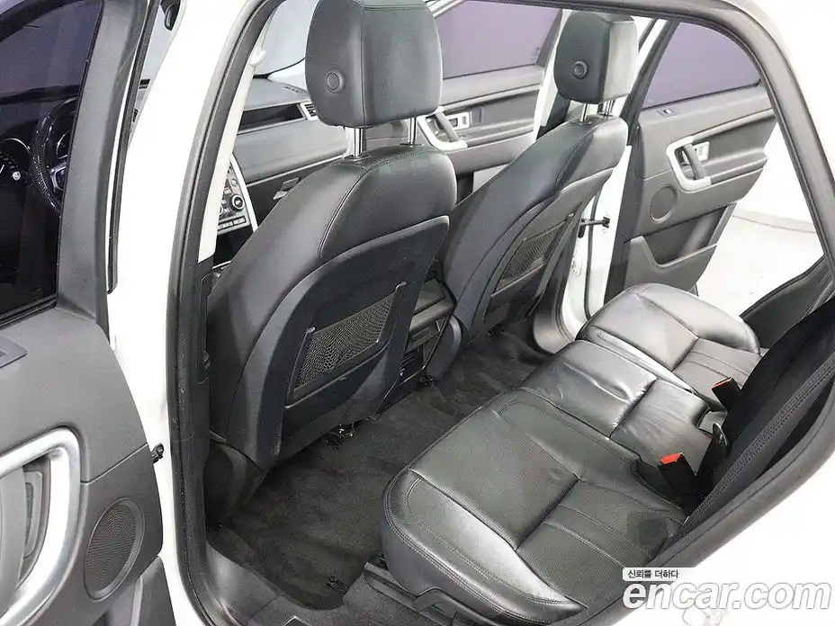 Land Rover Discovery Sport 2017 2.0 Автомат в Москве № 166863, фото 16