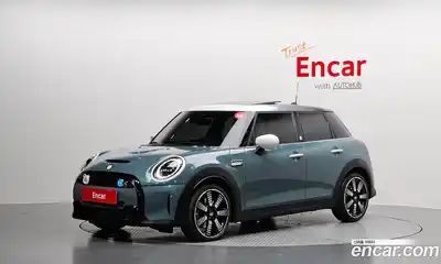 Mini Cooper 2023 2.0 Автомат в Москве № 167011, миниатюра 7