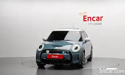 Mini Cooper 2023 2.0 Автомат в Москве № 167011, миниатюра 9