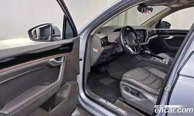 Volkswagen Touareg 2021 3.0 Автомат в Москве № 168856, миниатюра 2