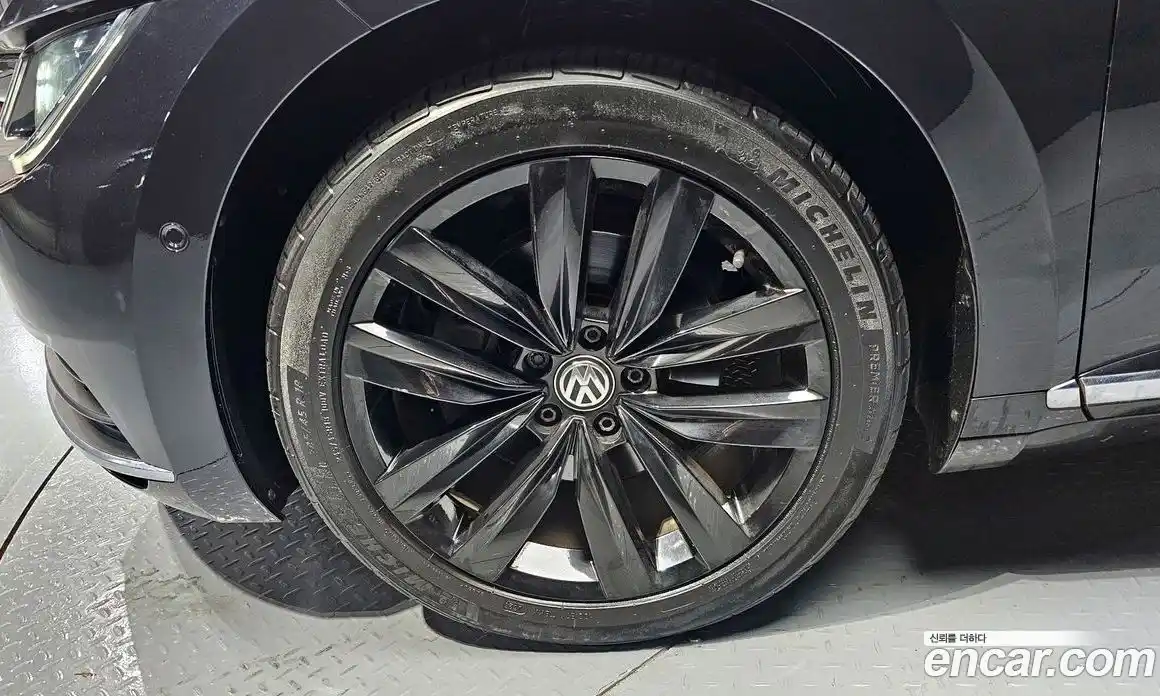 Volkswagen Arteon 2019 2.0 Автомат в Москве № 168935, фото 1