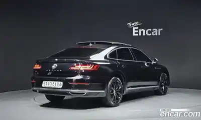 Volkswagen Arteon 2019 2.0 Автомат в Москве № 168935, миниатюра 3